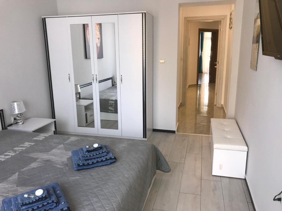 Familienapartment Am Strand In Primorsko Ngoại thất bức ảnh